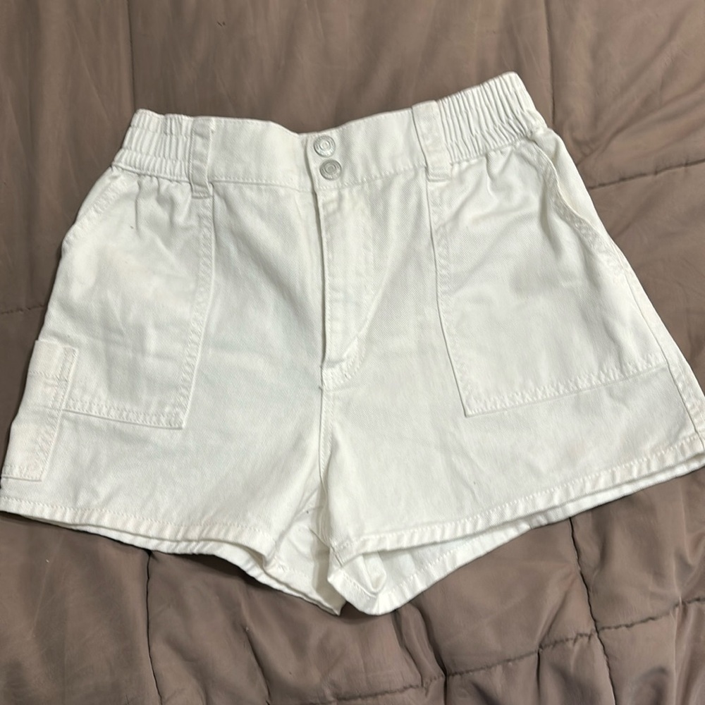 Vanilla star size 7 white denim shorts
